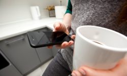 Как правильно заряжать смартфоны для долговечности
