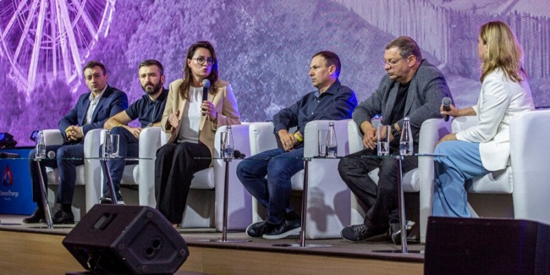 «У нас регуляція лише посилюється». Топ-менеджери Нової пошти, monobank, Фармак та МХП про те, чого потребує бізнес під час війни